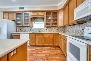 1400 Endicott Dr, Arlington, TX 76018 - Photo 9