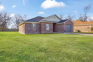 700 E 6th St, Bonham, TX 75418 - Photo 3