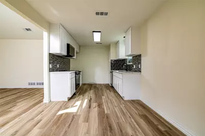 1052 Fox River Lane, Fort Worth, TX 76120 - Photo 13