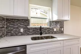 1052 Fox River Ln, Fort Worth, TX 76120 - Photo 17