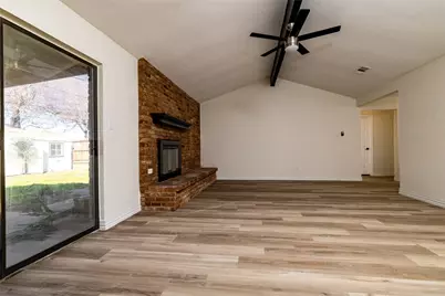 1052 Fox River Lane, Fort Worth, TX 76120 - Photo 7