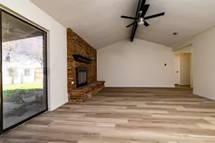 1052 Fox River Ln, Fort Worth, TX 76120 - Photo 7