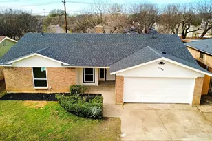 1052 Fox River Ln, Fort Worth, TX 76120 - Photo 29
