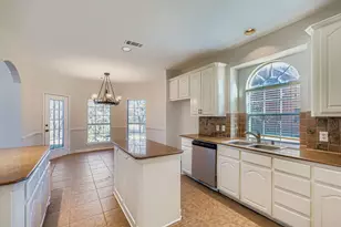 2207 Creekedge Ct, Corinth, TX 76210 - Photo 9