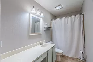 690 W Ohio St, Van, TX 75790 - Photo 25
