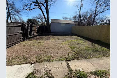 220 E Woodin Boulevard, Dallas, TX 75216 - Photo 9