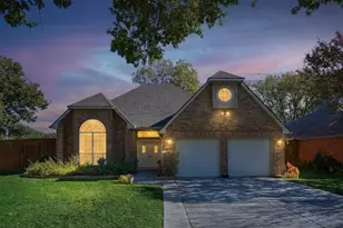 4402 Goodwin St, Grand Prairie, TX 75052 - Photo 5