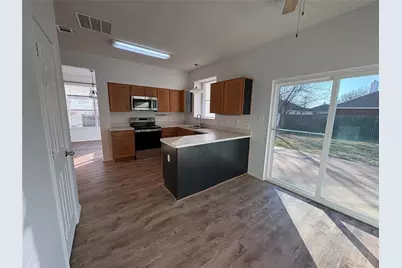 3017 Green Vista Court, Grand Prairie, TX 75052 - Photo 5