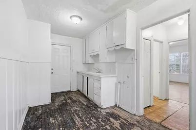 953 E Lowden Street, Fort Worth, TX 76104 - Photo 7