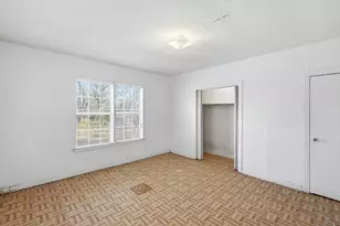 953 E Lowden St, Fort Worth, TX 76104 - Photo 13