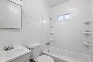 953 E Lowden St, Fort Worth, TX 76104 - Photo 11