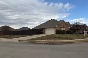 8617 Shadow Trace Dr, Fort Worth, TX 76244 - Photo 3