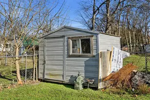 602 Cedar St, Lott, TX 76656 - Photo 25