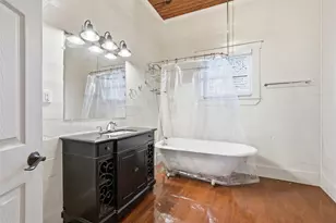 602 Cedar St, Lott, TX 76656 - Photo 7