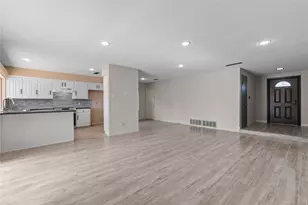 1722 Plantation Rd, Garland, TX 75044 - Photo 3