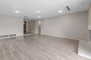 1722 Plantation Rd, Garland, TX 75044 - Photo 7