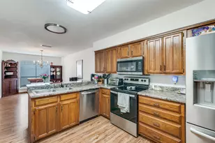 1509 Springbrook St, Corinth, TX 76210 - Photo 9