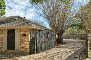 922 Kingston Dr, Mansfield, TX 76063 - Photo 3