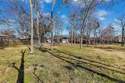 1011 Division Street, Greenville, TX 75401 - Photo 9