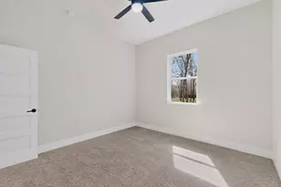 1011 Division St, Greenville, TX 75401 - Photo 11