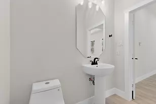 1011 Division St, Greenville, TX 75401 - Photo 17