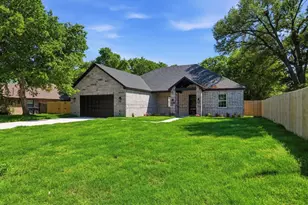 1011 Division St, Greenville, TX 75401 - Photo 3