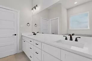 1011 Division St, Greenville, TX 75401 - Photo 13