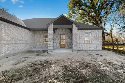 1011 Division Street, Greenville, TX 75401 - Photo 1