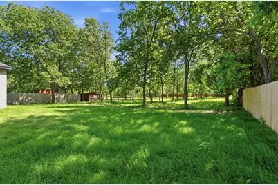 1011 Division Street, Greenville, TX 75401 - Photo 33