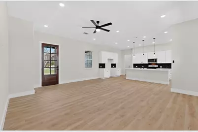 1011 Division Street, Greenville, TX 75401 - Photo 7