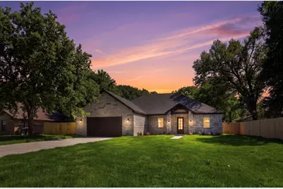 1011 Division Street, Greenville, TX 75401 - Photo 1