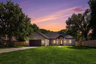 1011 Division St, Greenville, TX 75401 - Photo 1