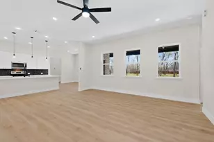 1011 Division St, Greenville, TX 75401 - Photo 3