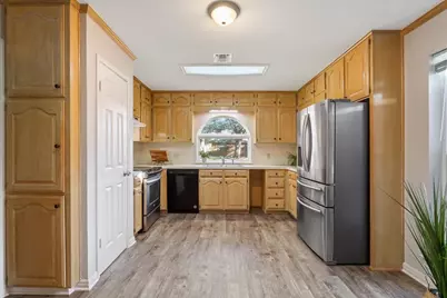 327 E Chapman Road, Hewitt, TX 76643 - Photo 13