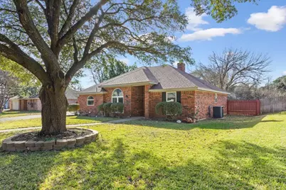 327 E Chapman Road, Hewitt, TX 76643 - Photo 5