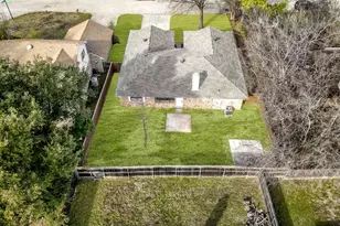 2433 McKensie Ln, Grand Prairie, TX 75052 - Photo 35