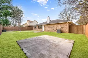 2433 McKensie Ln, Grand Prairie, TX 75052 - Photo 37