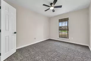 2433 McKensie Ln, Grand Prairie, TX 75052 - Photo 27