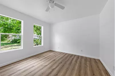 504 E Robert Street, Fort Worth, TX 76104 - Photo 11