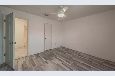 4004 Cypress Springs Drive, Arlington, TX 76001 - Photo 15