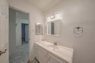 4004 Cypress Springs Dr, Arlington, TX 76001 - Photo 17