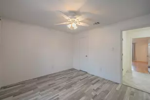 4004 Cypress Springs Dr, Arlington, TX 76001 - Photo 19