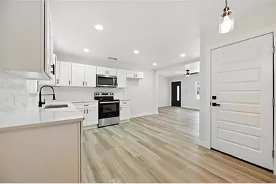 4413 Quails Lane, Fort Worth, TX 76119 - Photo 11