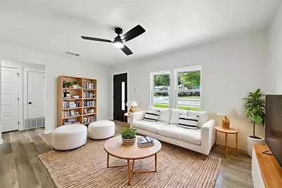 4413 Quails Lane, Fort Worth, TX 76119 - Photo 7