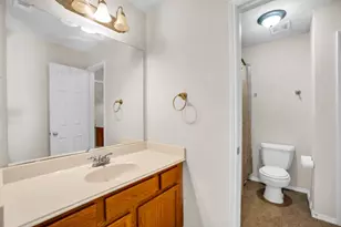 2228 Sparrow Hawk Ct, Grand Prairie, TX 75052 - Photo 25