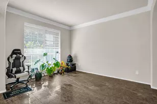 2228 Sparrow Hawk Ct, Grand Prairie, TX 75052 - Photo 9