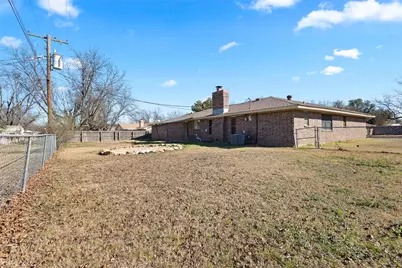 1206 Anetta Street, Bowie, TX 76230 - Photo 17