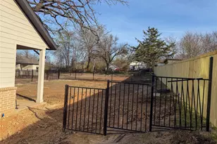 411/ 413 W Dulin St, Sherman, TX 75090 - Photo 15