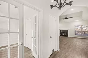 533 Shady Oaks Trail, Burleson, TX 76028 - Photo 3