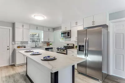 804 Lively Street, Bowie, TX 76230 - Photo 5